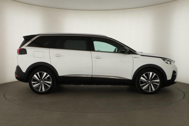 Peugeot 5008  2.0 BlueHDi 