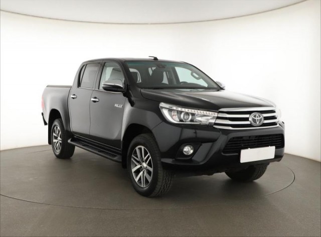 Toyota Hilux  2.4 D-4D Country