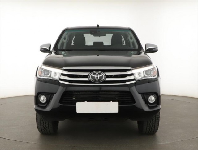Toyota Hilux  2.4 D-4D Country