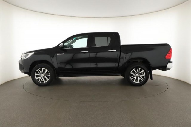 Toyota Hilux  2.4 D-4D Country