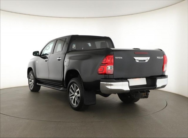 Toyota Hilux  2.4 D-4D Country