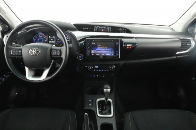 Toyota Hilux  2.4 D-4D Country