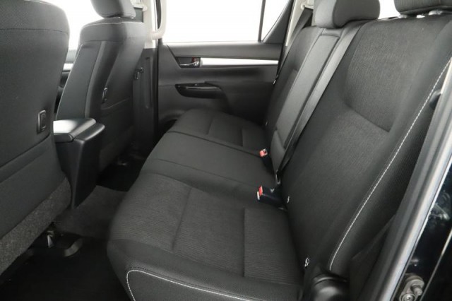 Toyota Hilux  2.4 D-4D Country