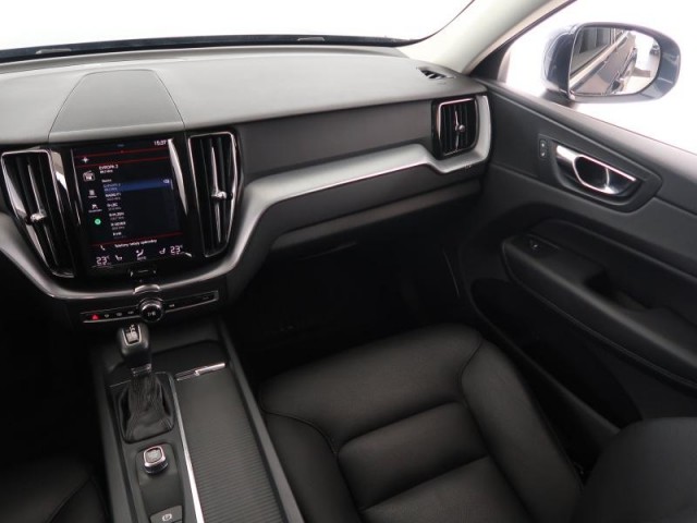 Volvo XC60  B5 AWD Summum