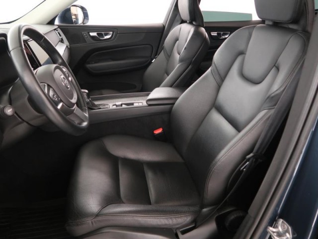 Volvo XC60  B5 AWD Summum
