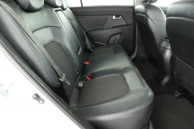 Kia Sportage  2.0 CRDi 
