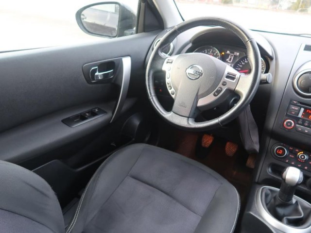 Nissan Qashqai  1.6 