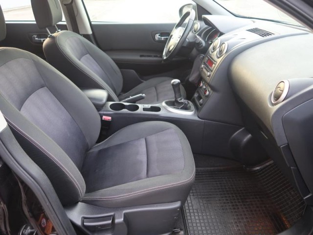 Nissan Qashqai  1.6 