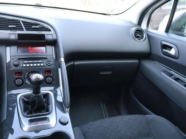 Peugeot 3008  1.6 VTi 