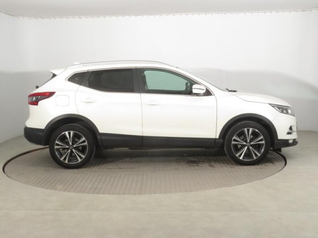 Nissan Qashqai  1.3 DIG-T 