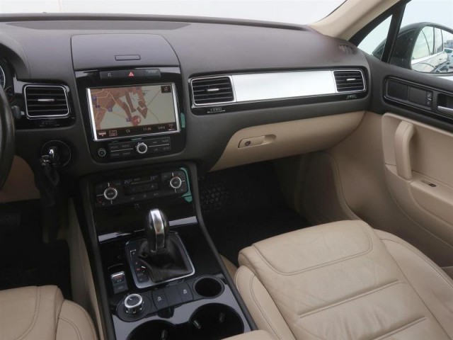 Volkswagen Touareg  3.0 TDI 