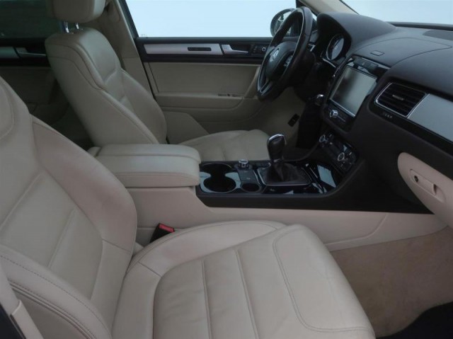 Volkswagen Touareg  3.0 TDI 