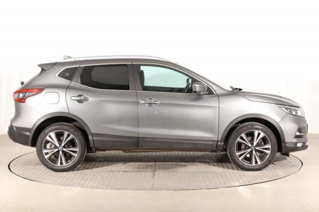 Nissan Qashqai  1.2 DIG-T N-Connecta