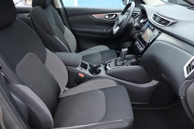 Nissan Qashqai  1.2 DIG-T N-Connecta