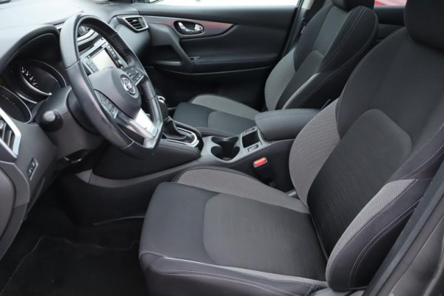 Nissan Qashqai  1.2 DIG-T N-Connecta