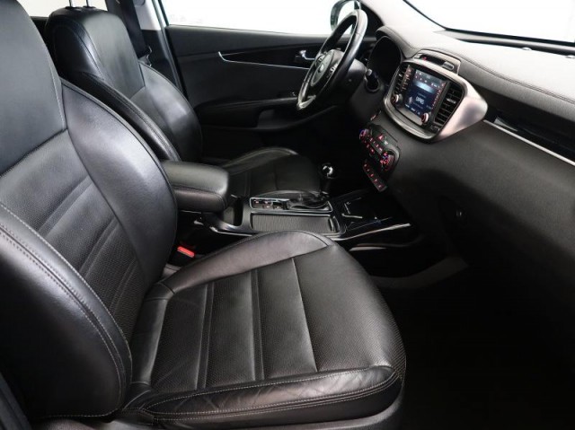 Kia Sorento  2.2 CRDi 