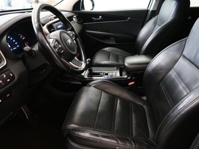 Kia Sorento  2.2 CRDi 
