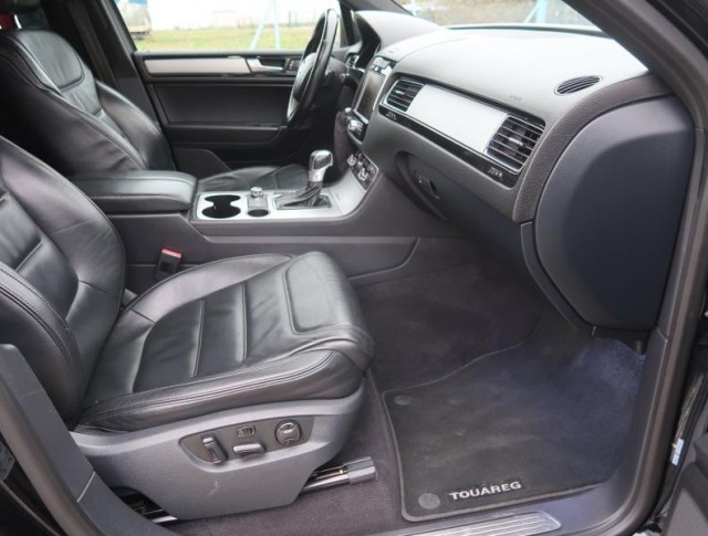 Volkswagen Touareg  3.0 TDI Business