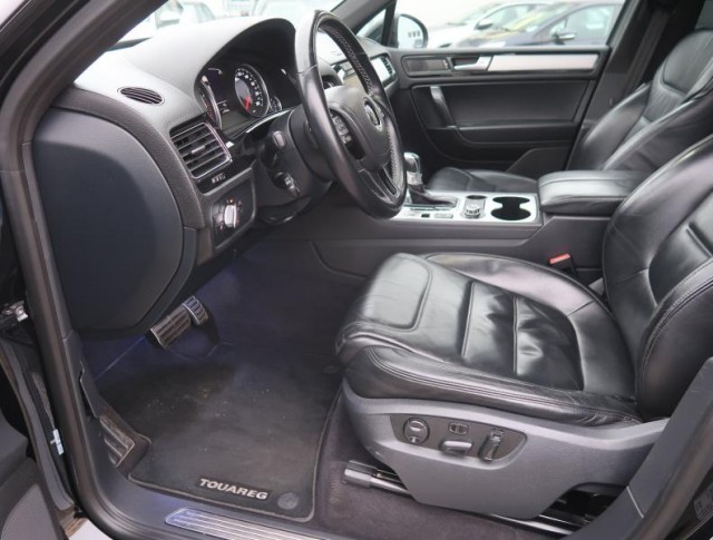 Volkswagen Touareg  3.0 TDI Business