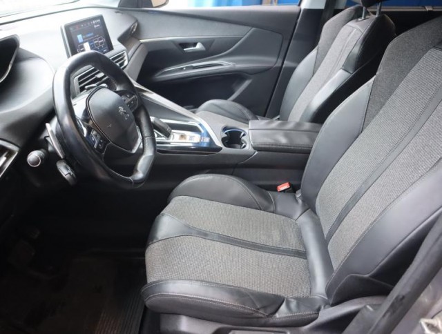 Peugeot 5008  1.6 THP 