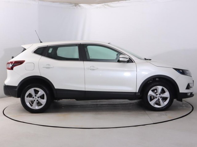 Nissan Qashqai  1.3 DIG-T 