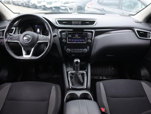 Nissan Qashqai  1.3 DIG-T 