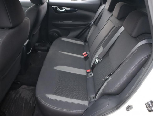 Nissan Qashqai  1.3 DIG-T 