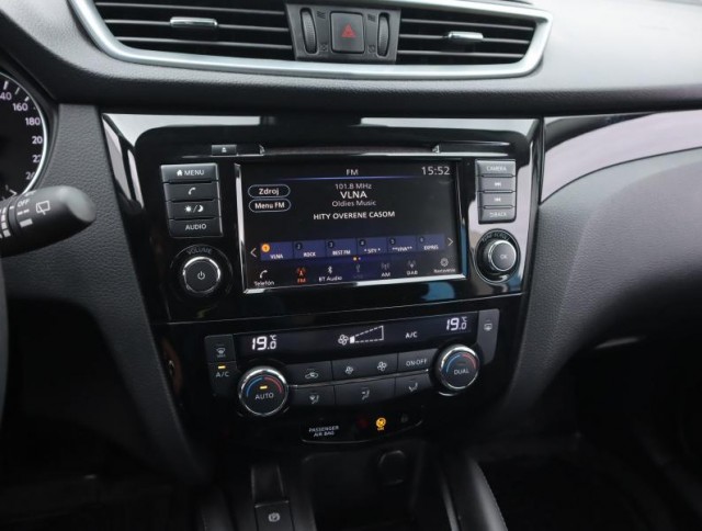 Nissan Qashqai  1.3 DIG-T 