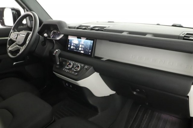 Land Rover Defender  D200 AWD 