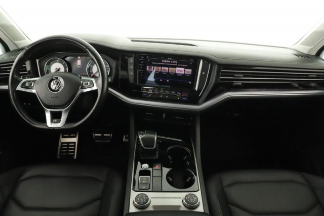 Volkswagen Touareg  3.0 TDI R-Line