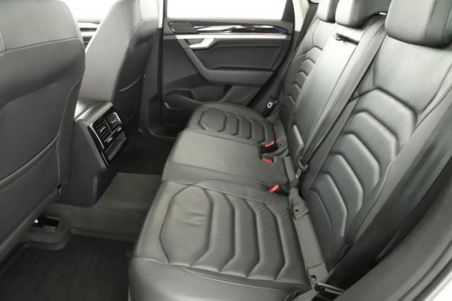 Volkswagen Touareg  3.0 TDI R-Line