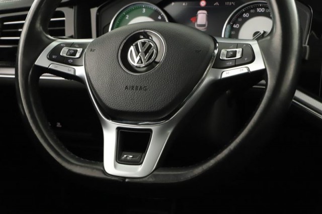 Volkswagen Touareg  3.0 TDI R-Line