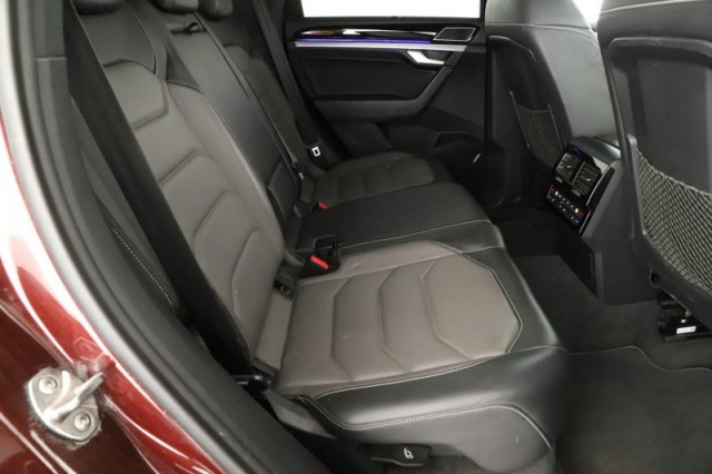 Volkswagen Touareg  3.0 TDI R-Line