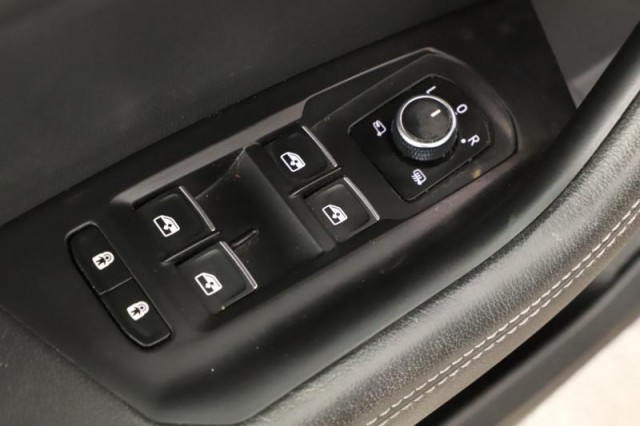 Volkswagen Touareg  3.0 TDI R-Line
