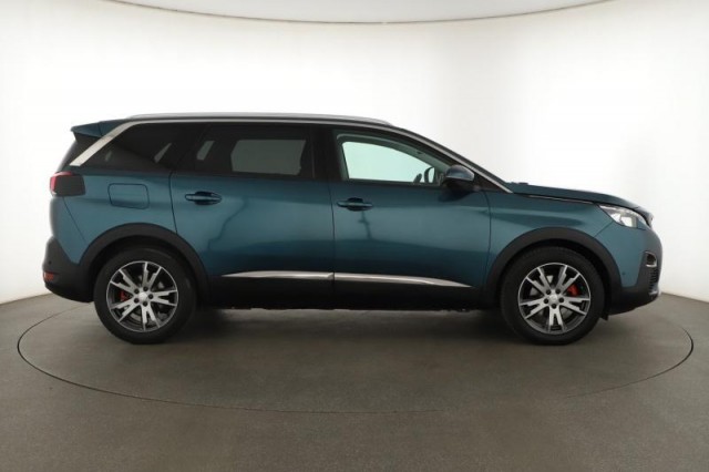 Peugeot 5008  1.5 BlueHDi 