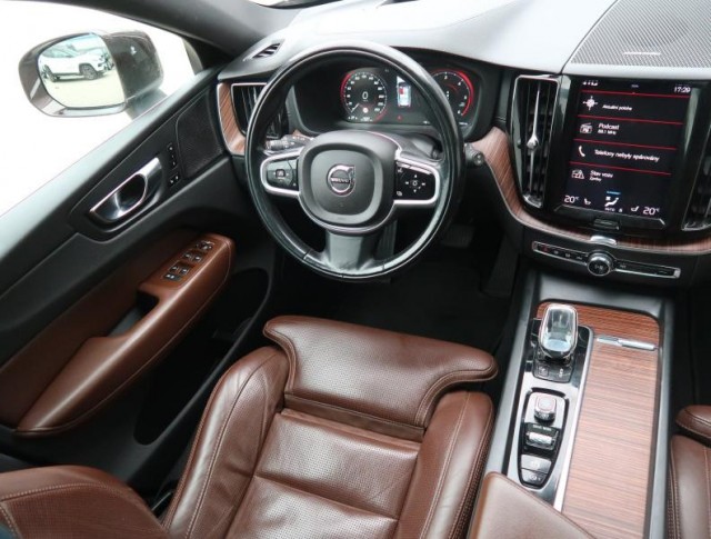 Volvo XC60  D5 AWD Momentum