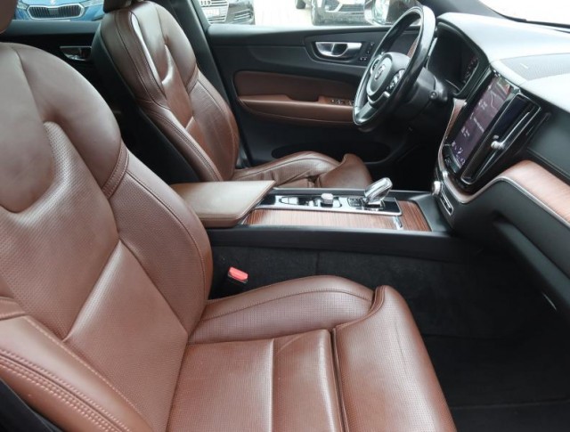 Volvo XC60  D5 AWD Momentum