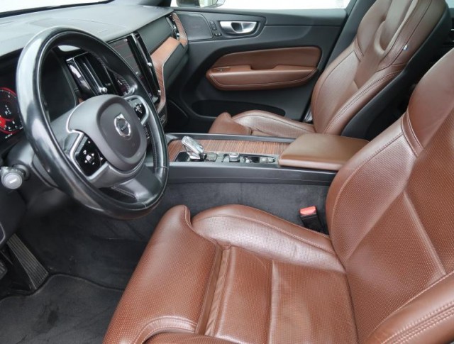 Volvo XC60  D5 AWD Momentum