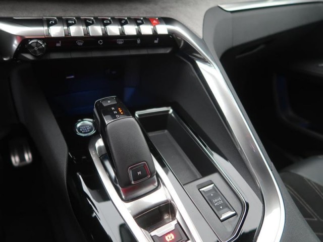 Peugeot 3008  1.2 PureTech GT