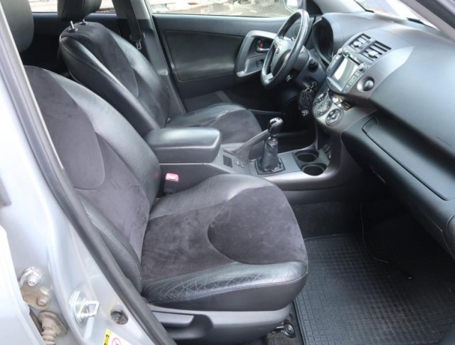 Toyota RAV 4  2.2 D-4D 