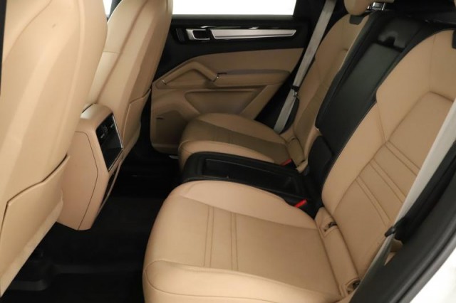 Porsche Cayenne  V6 