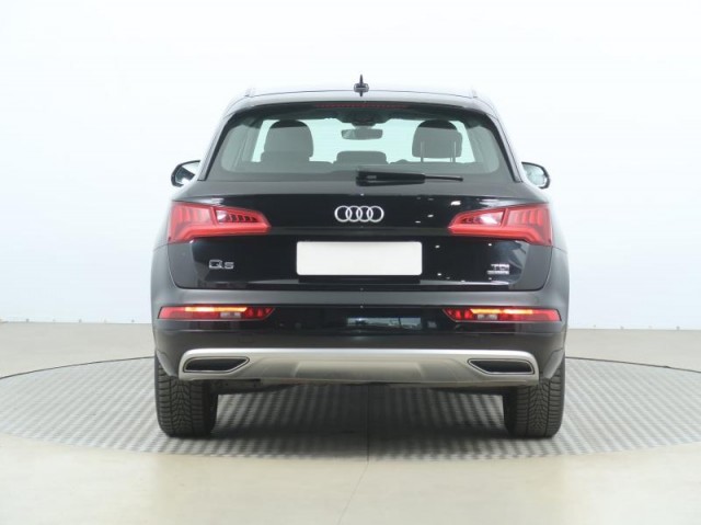 Audi Q5  2.0 TDI 