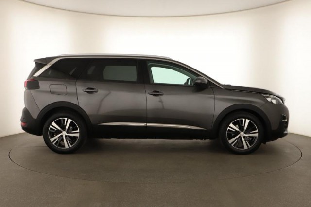 Peugeot 5008  1.5 BlueHDi 