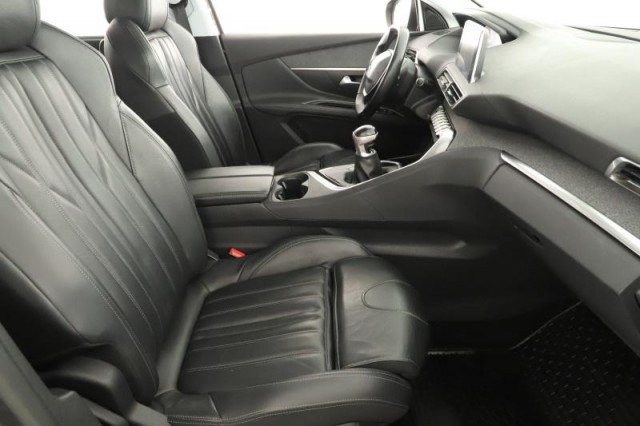 Peugeot 5008  1.5 BlueHDi 