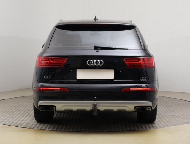 Audi Q7  3.0 TDI 