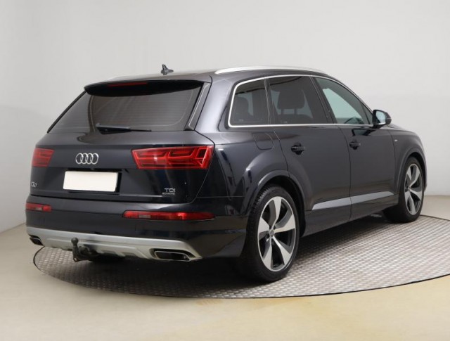 Audi Q7  3.0 TDI 