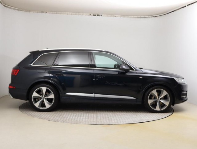 Audi Q7  3.0 TDI 
