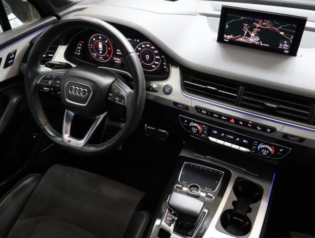 Audi Q7  3.0 TDI 