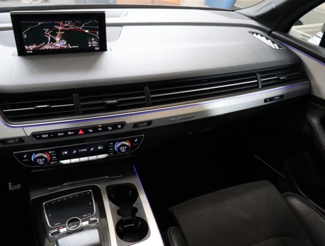 Audi Q7  3.0 TDI 