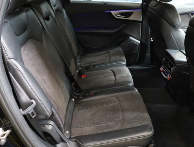 Audi Q7  3.0 TDI 